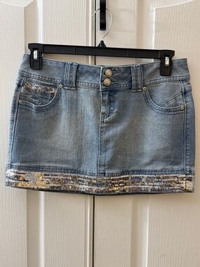 Boom Boom Jean high stretchDenim Mini Skirt with Silver Sequin Trim. Size L